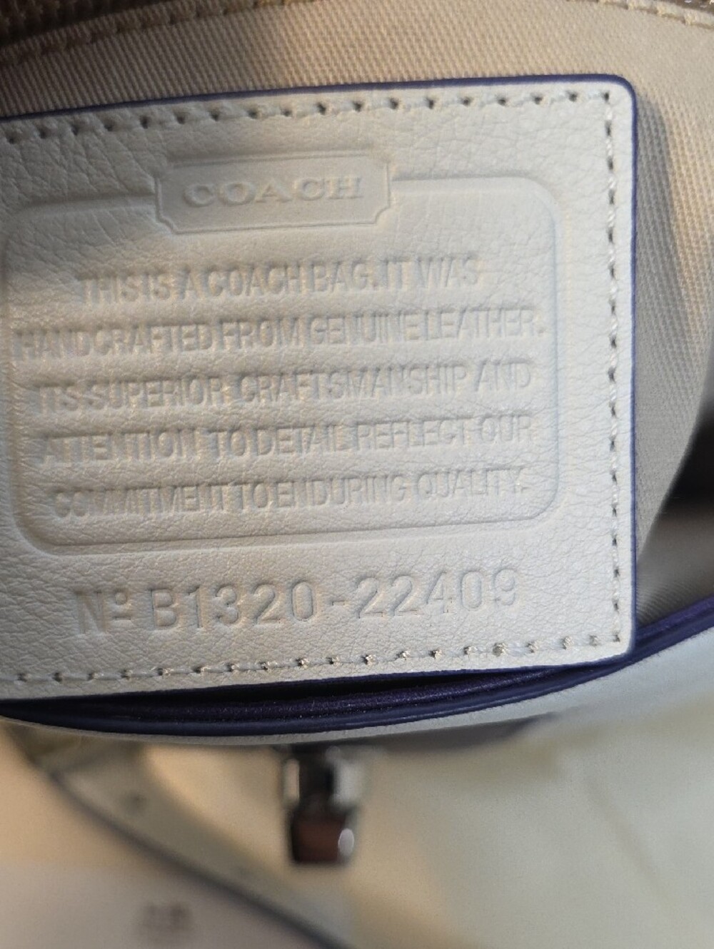 Very RARE! NWT Coach White and Purple Leather Willis Crossbody - Picture 6 of 11